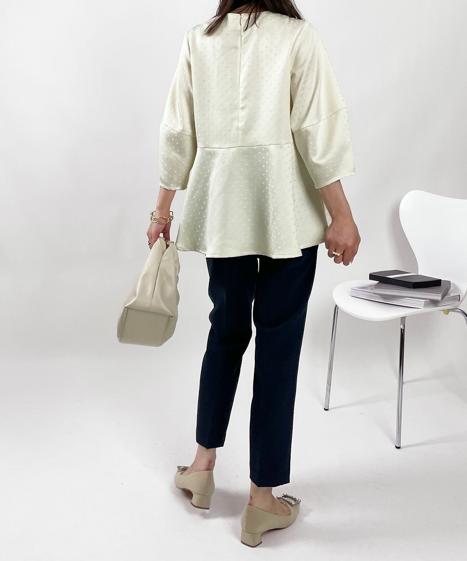 model：H164　着用サイズ：M　オフホワイト