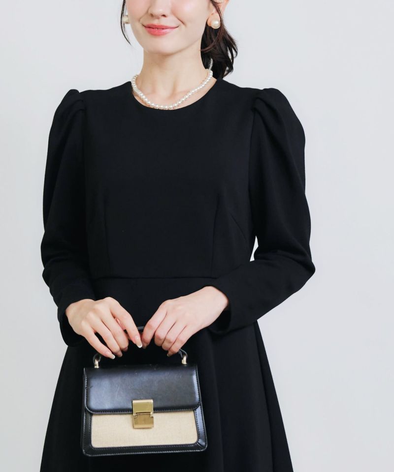 model：H155　着用サイズ：M　ブラック　襟なし