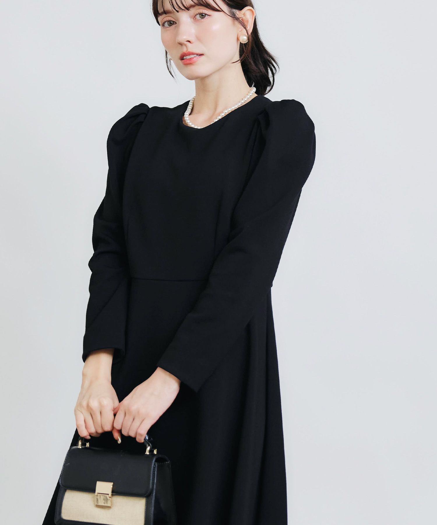model：H155　着用サイズ：M　ブラック　襟なし