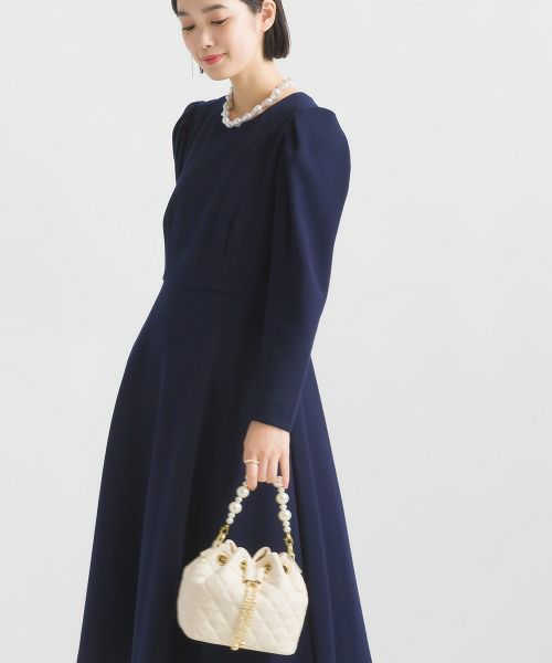 model：H162　着用サイズ：M　ネイビー　襟なし