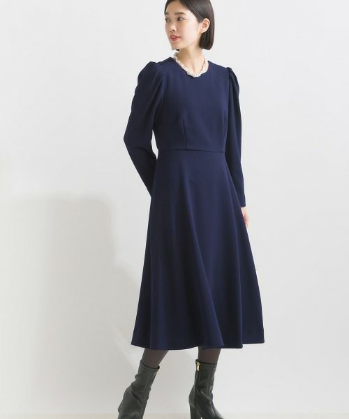 model：H162　着用サイズ：M　ネイビー　襟なし