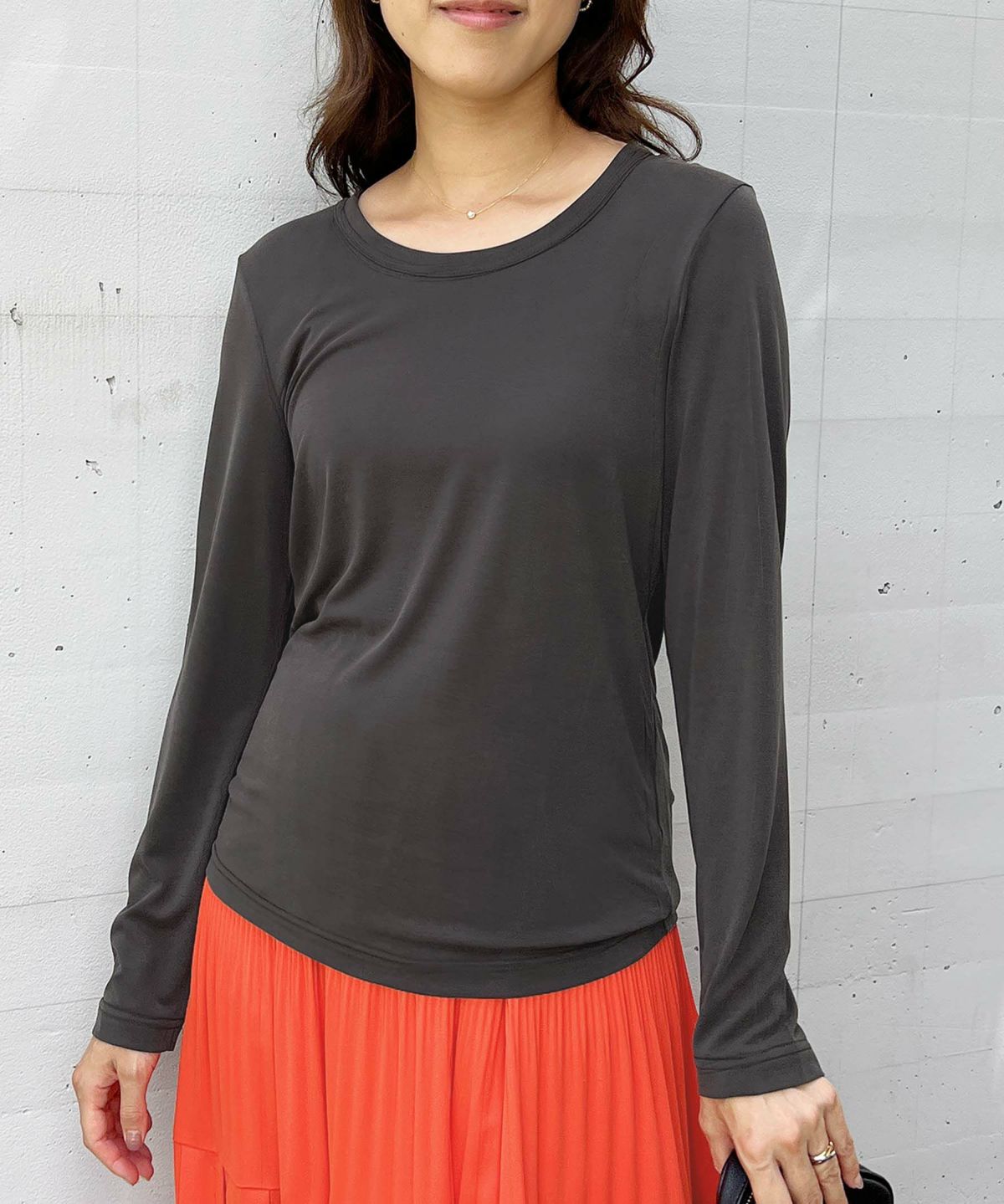 model：H162　着用サイズ：M　チャコールグレー