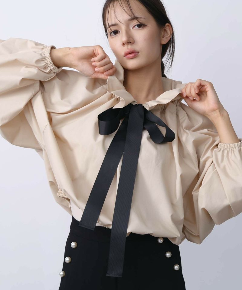 model：H160　着用サイズ：M　ベージュ