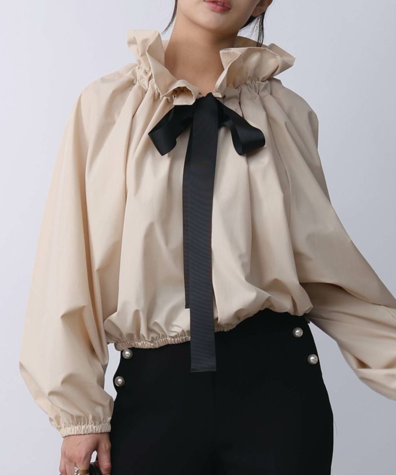 model：H160　着用サイズ：M　ベージュ