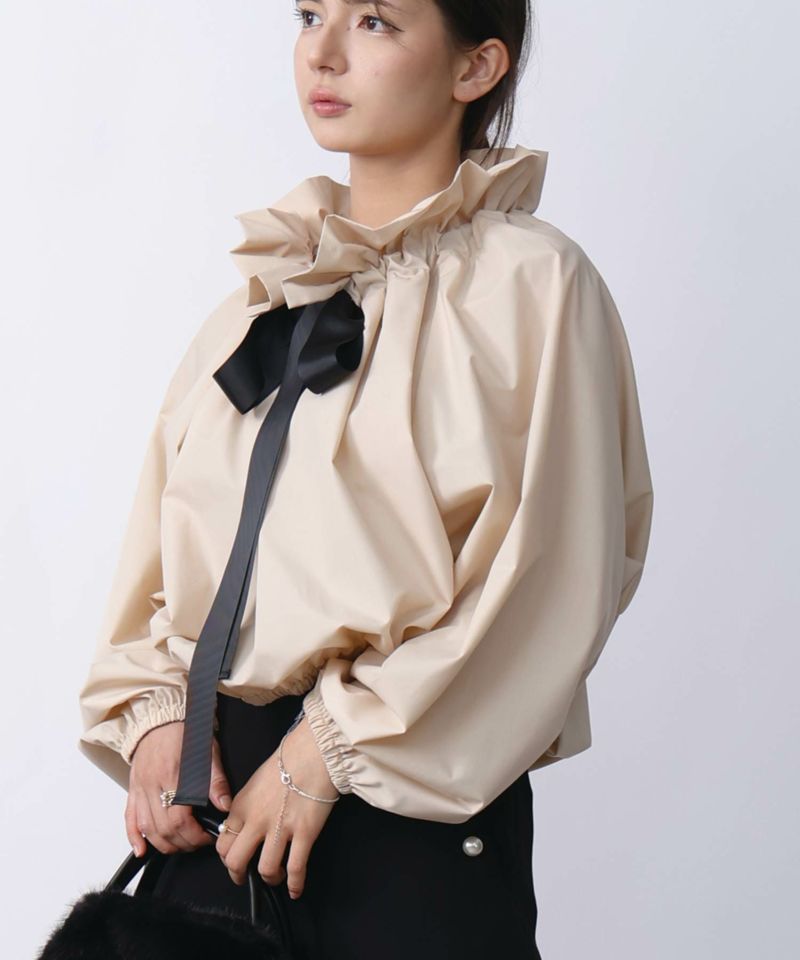 model：H160　着用サイズ：M　ベージュ