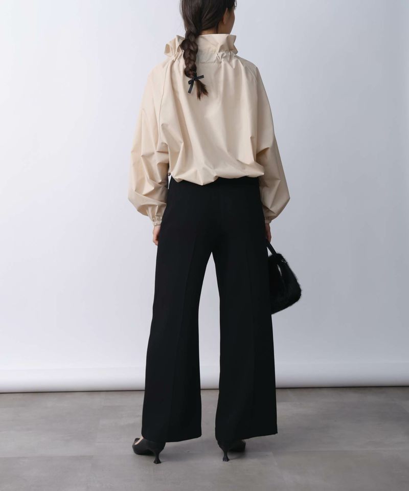 model：H160　着用サイズ：M　ベージュ