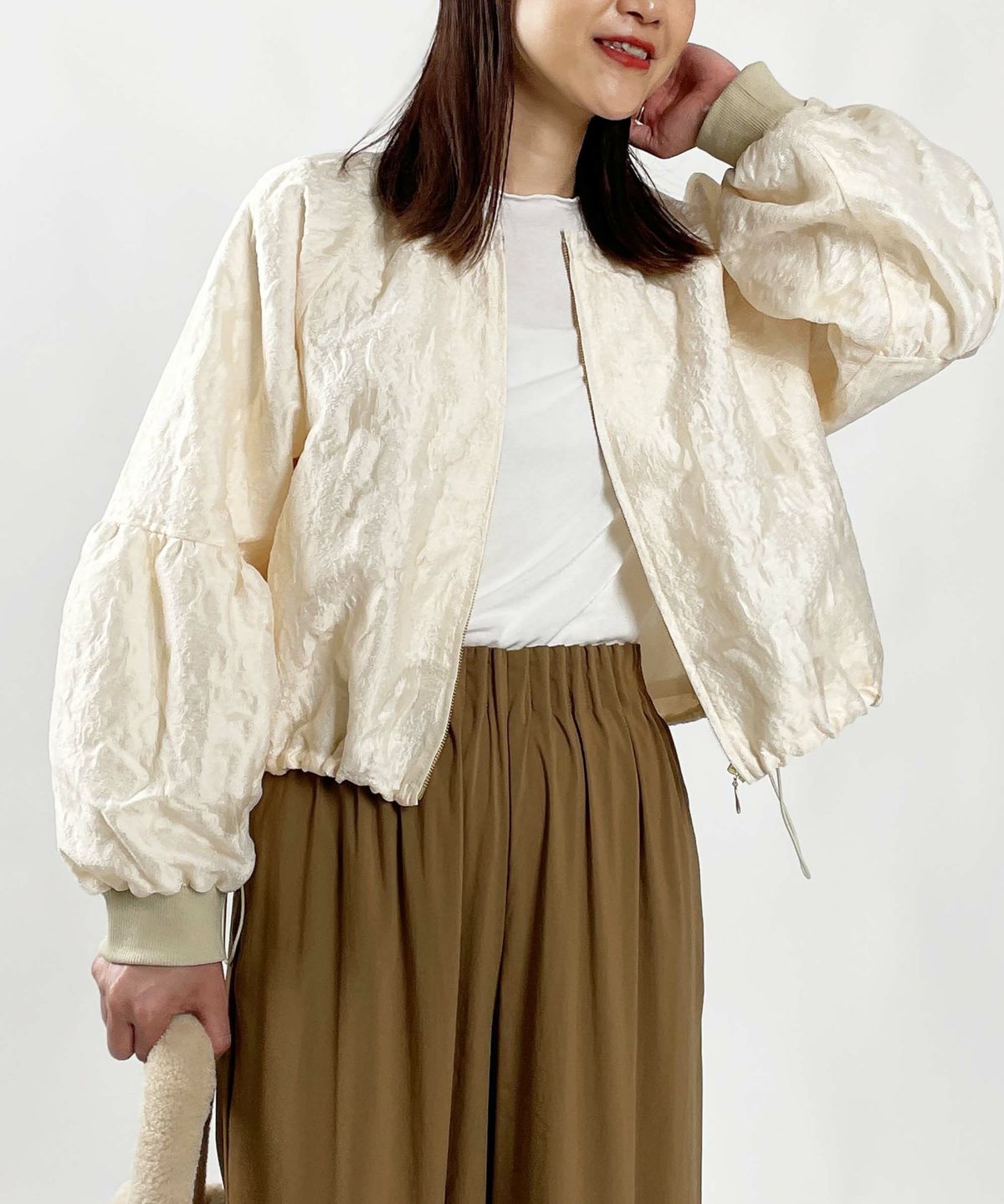 model：H164　着用サイズ：M　アイボリー