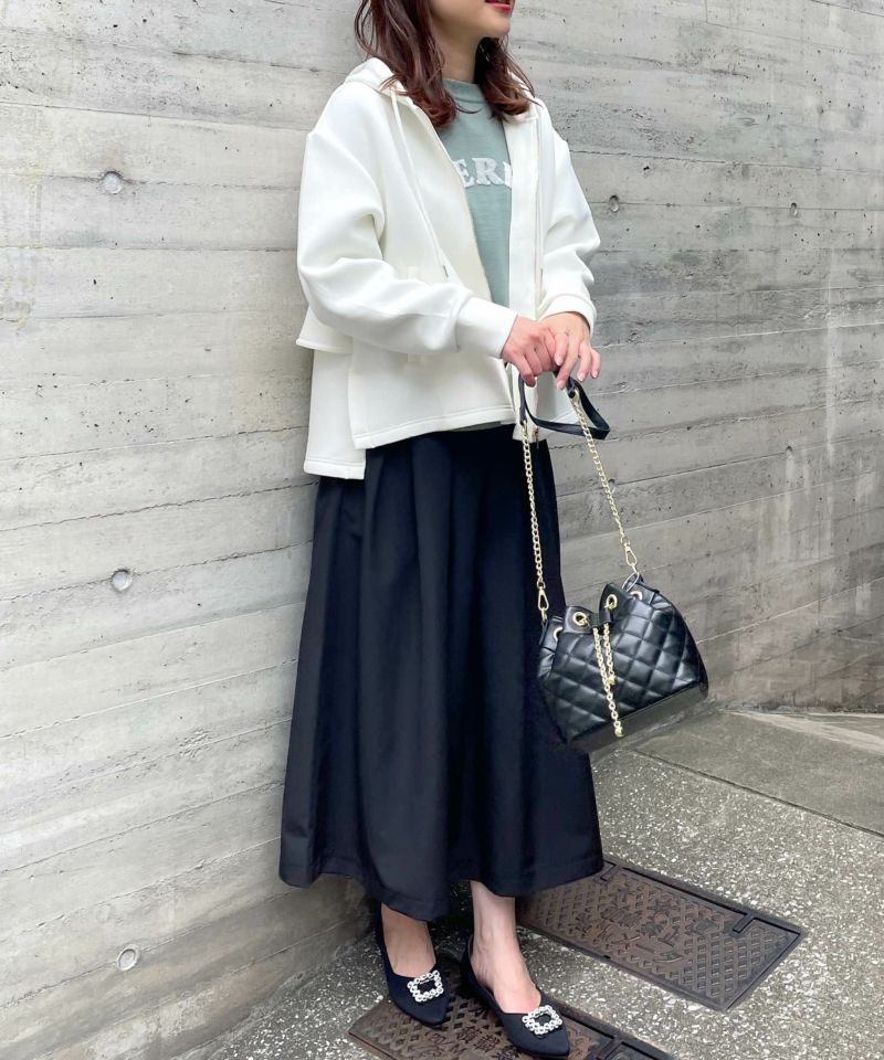 model：H164　着用サイズ：M　オフホワイト
