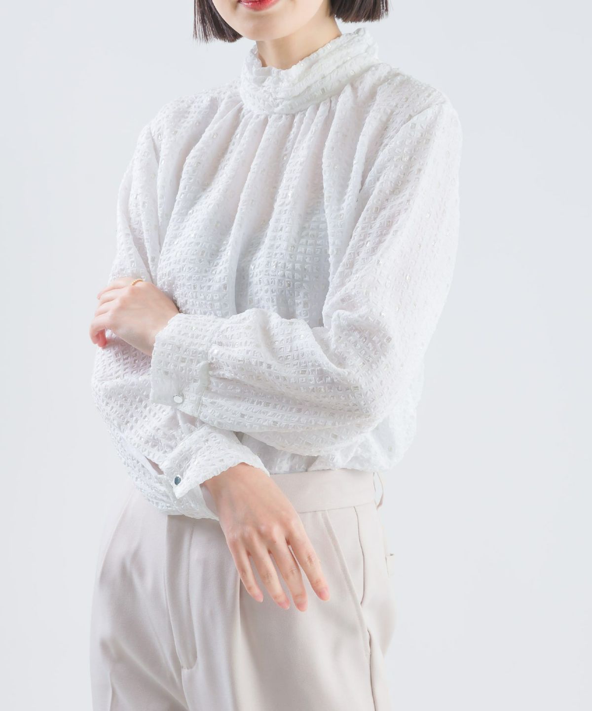 model：162cm　着用サイズ：M　オフホワイト