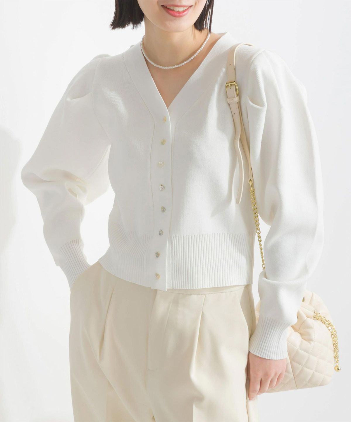 model：H162　着用サイズ：M　オフホワイト