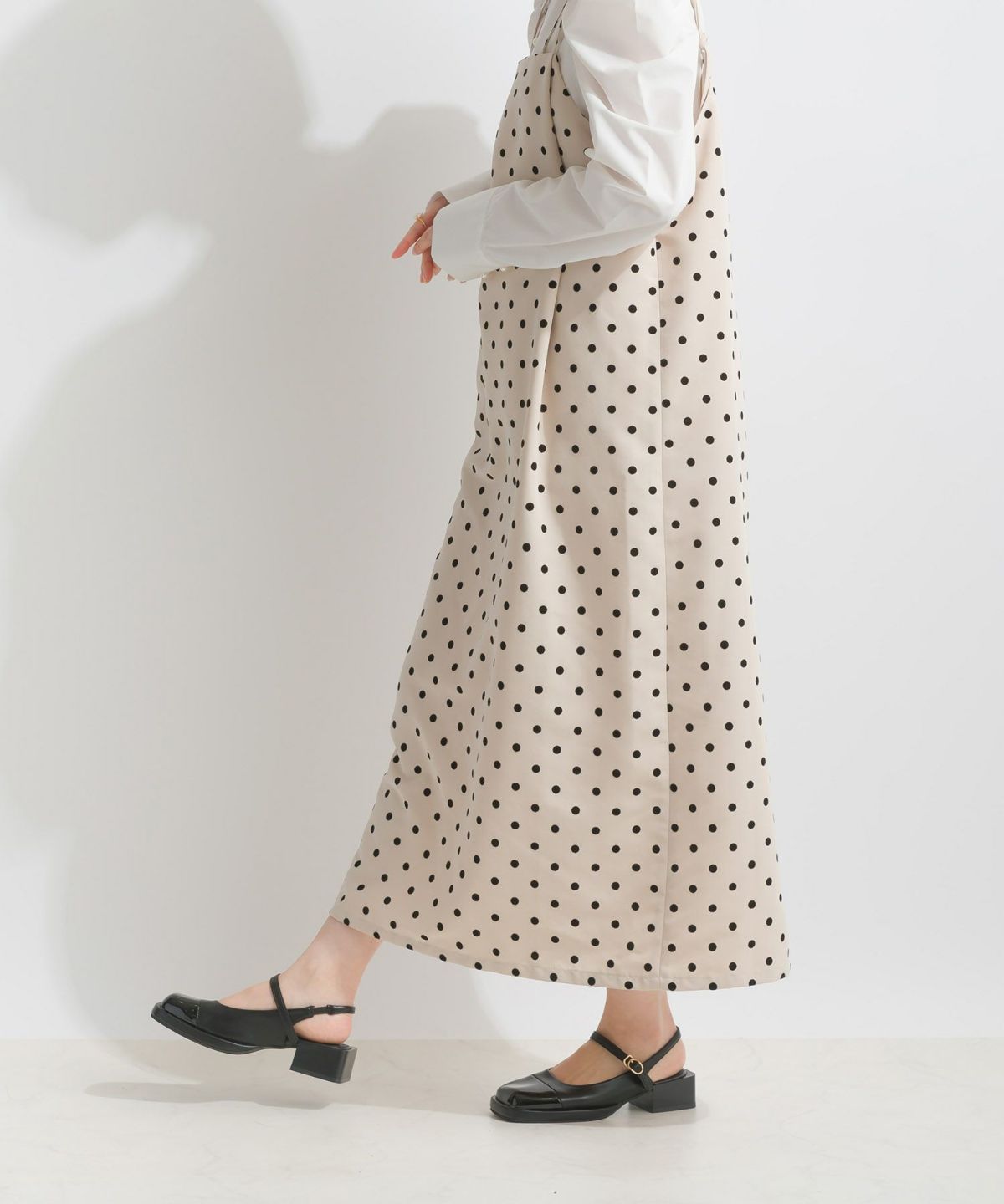 model：H162　着用サイズ：M　ベージュ