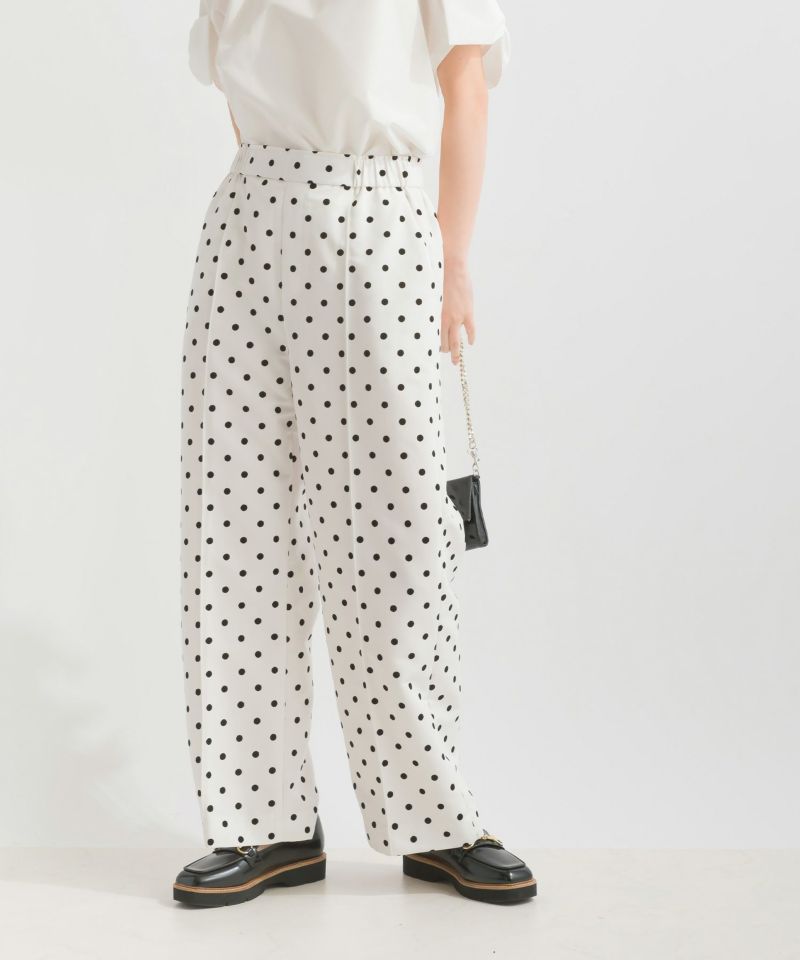 model：H162　着用サイズ：M　オフホワイト