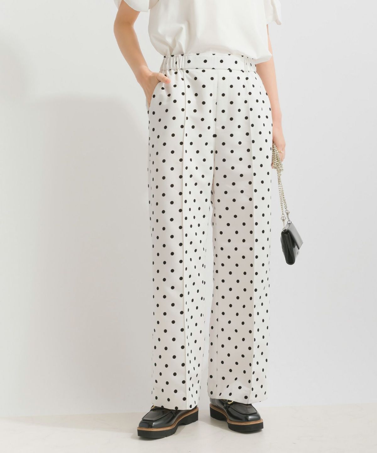 model：H162　着用サイズ：M　オフホワイト