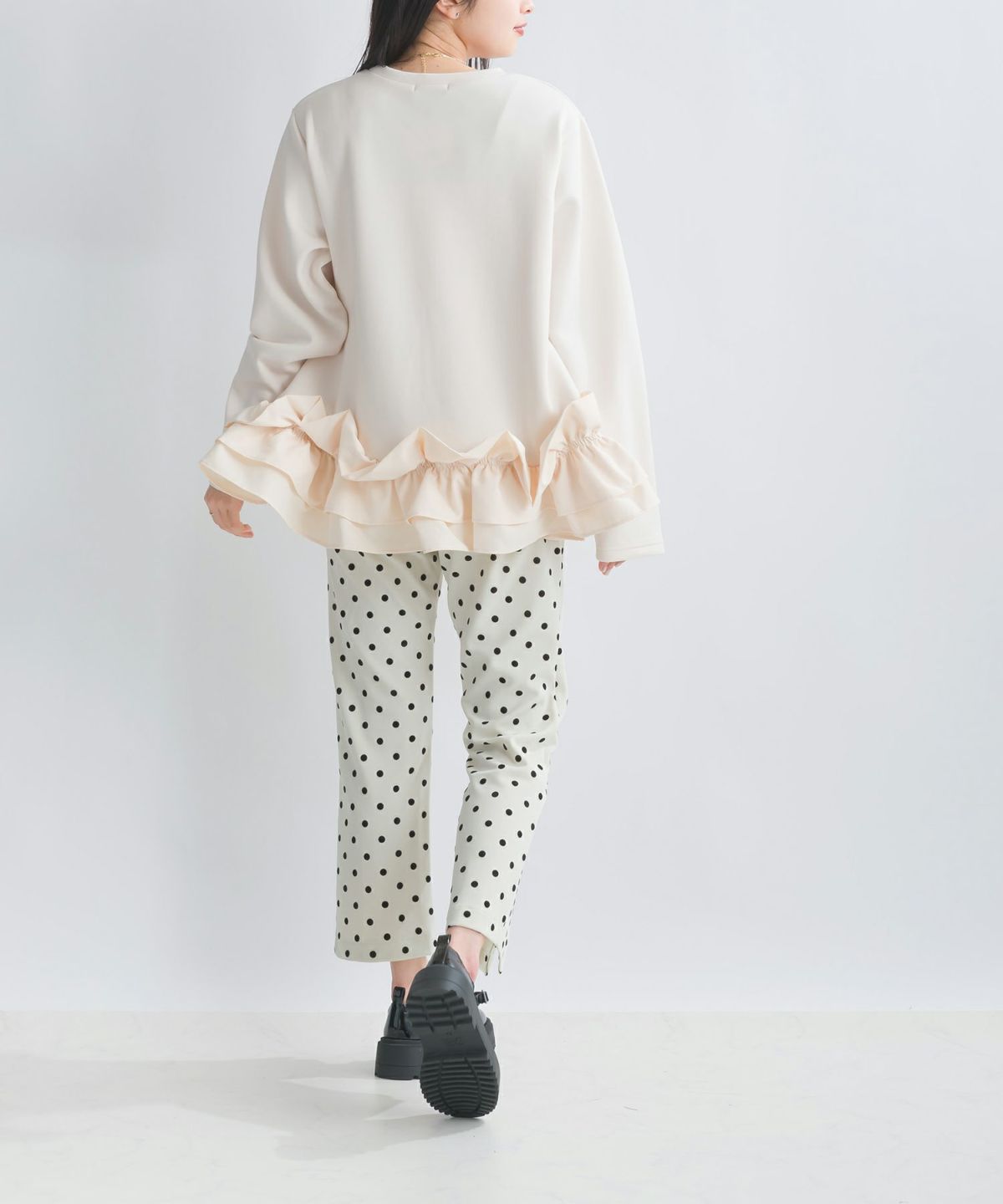 model：H157　着用サイズ：M　オフホワイト