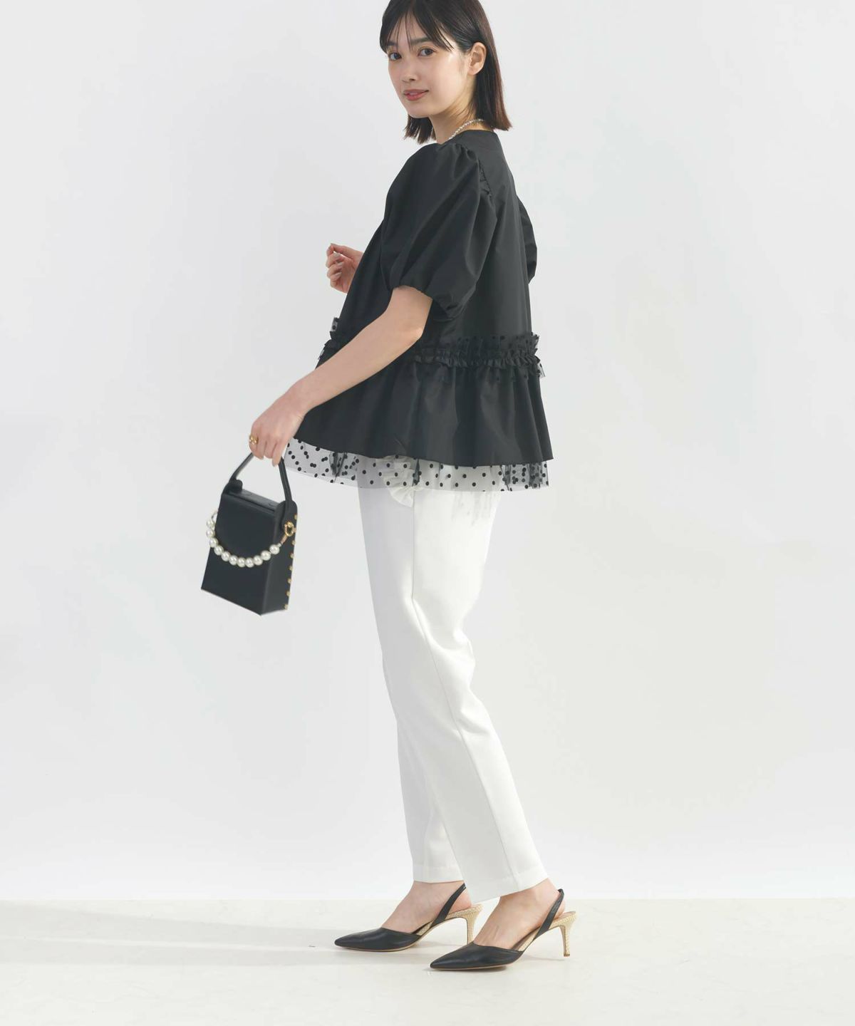 model：H162　着用サイズ：M　オフホワイト