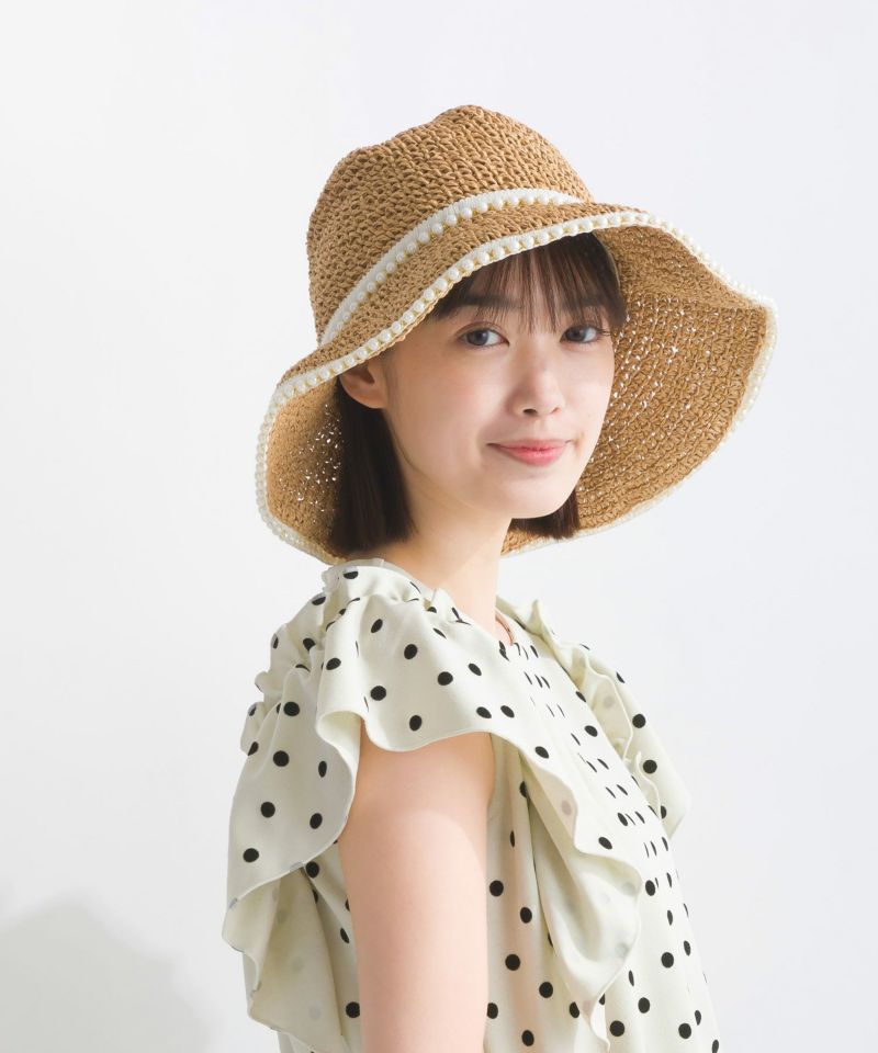 ベージュ