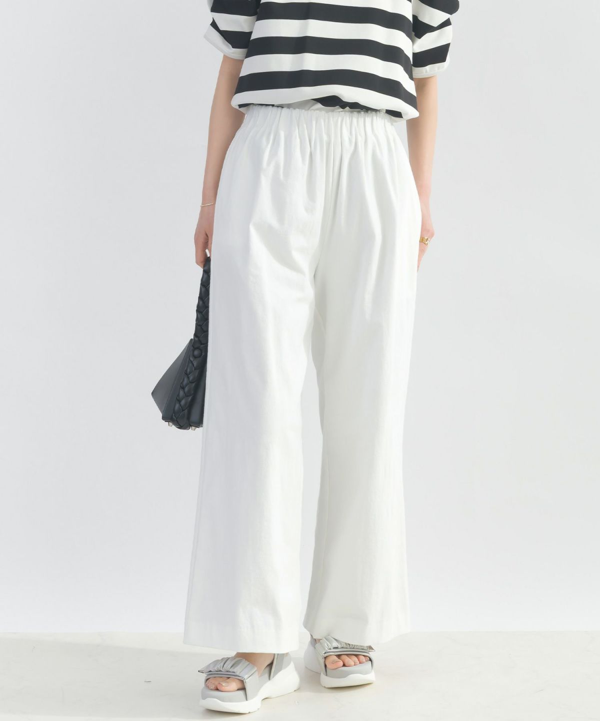 model：H162　着用サイズ：M　オフホワイト