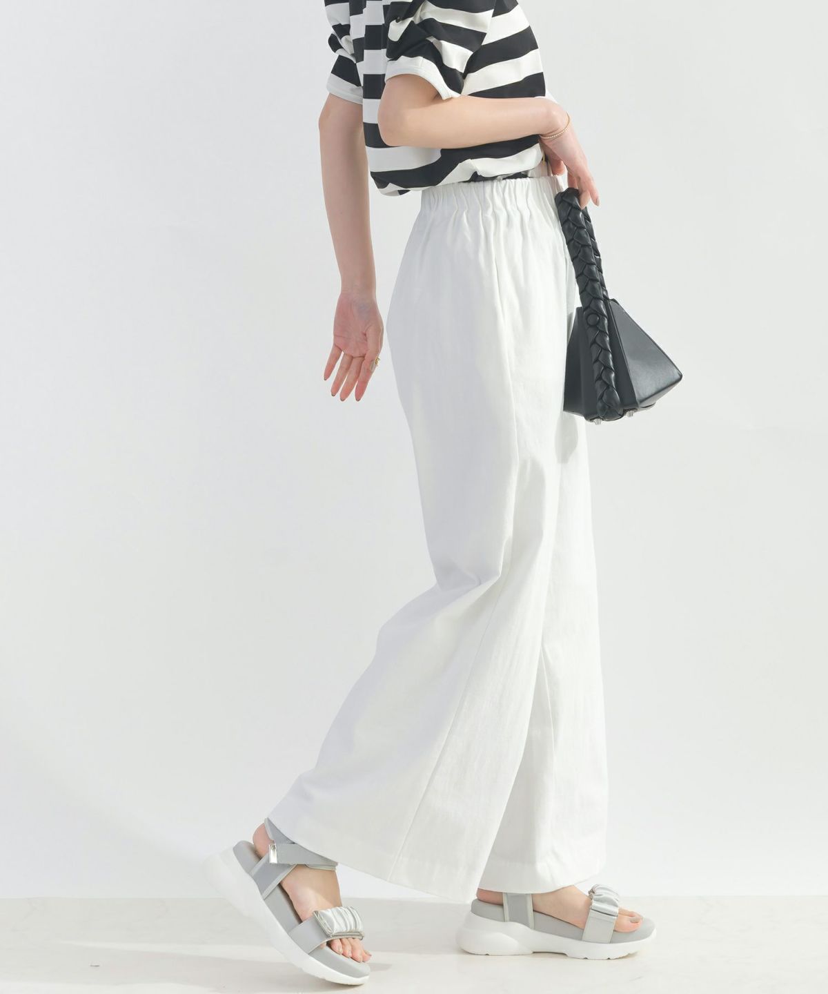 model：H162　着用サイズ：M　オフホワイト