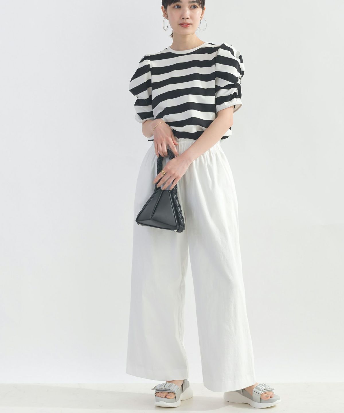 model：H162　着用サイズ：M　オフホワイト