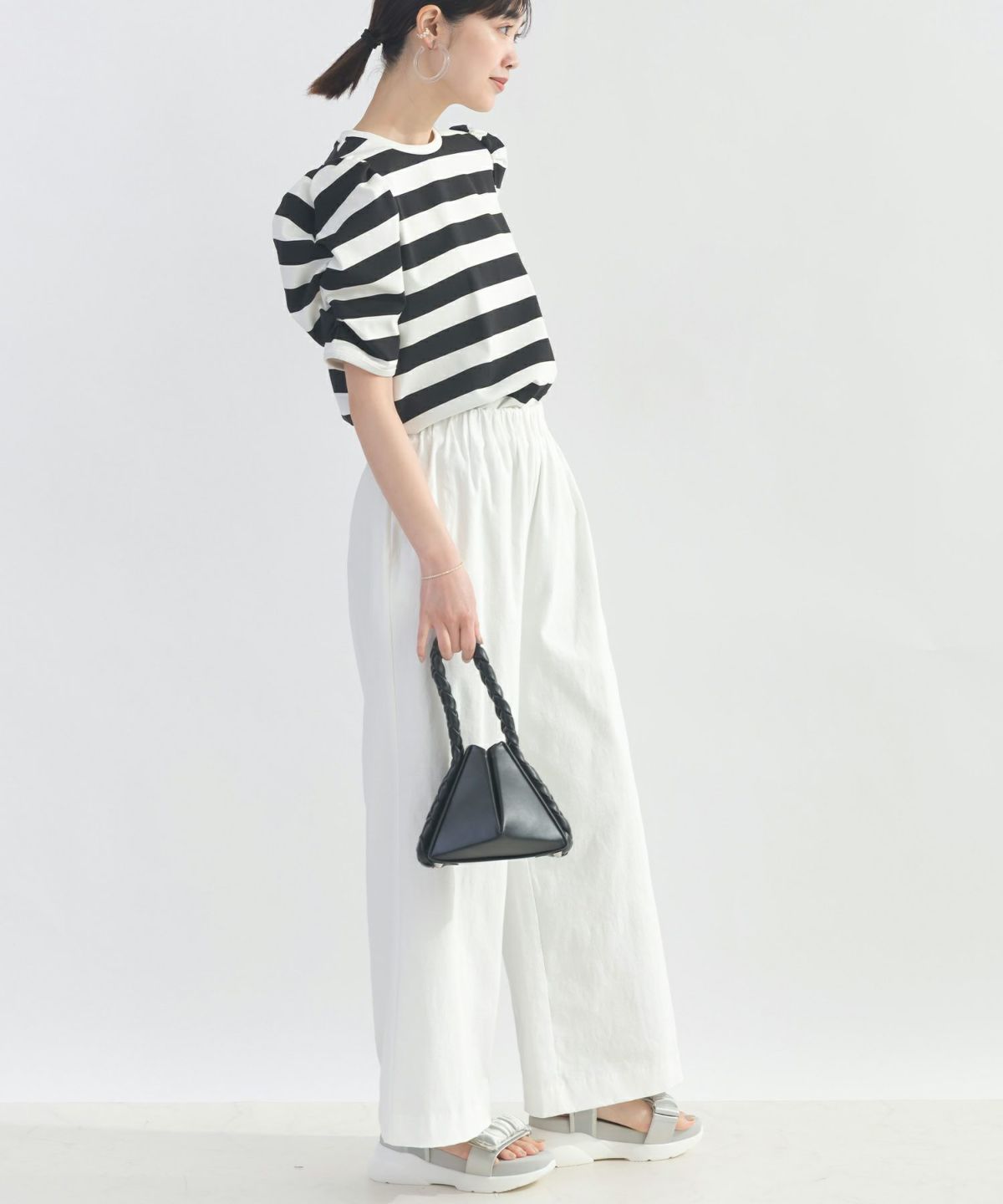 model：H162　着用サイズ：M　オフホワイト