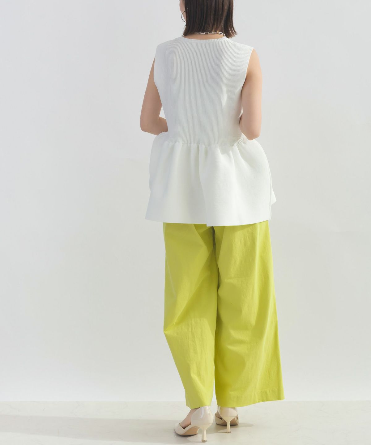 model：H162　着用サイズ：M　イエロー