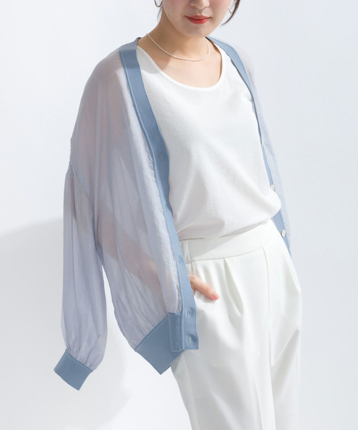 model：H165　着用サイズ：M　オフホワイト