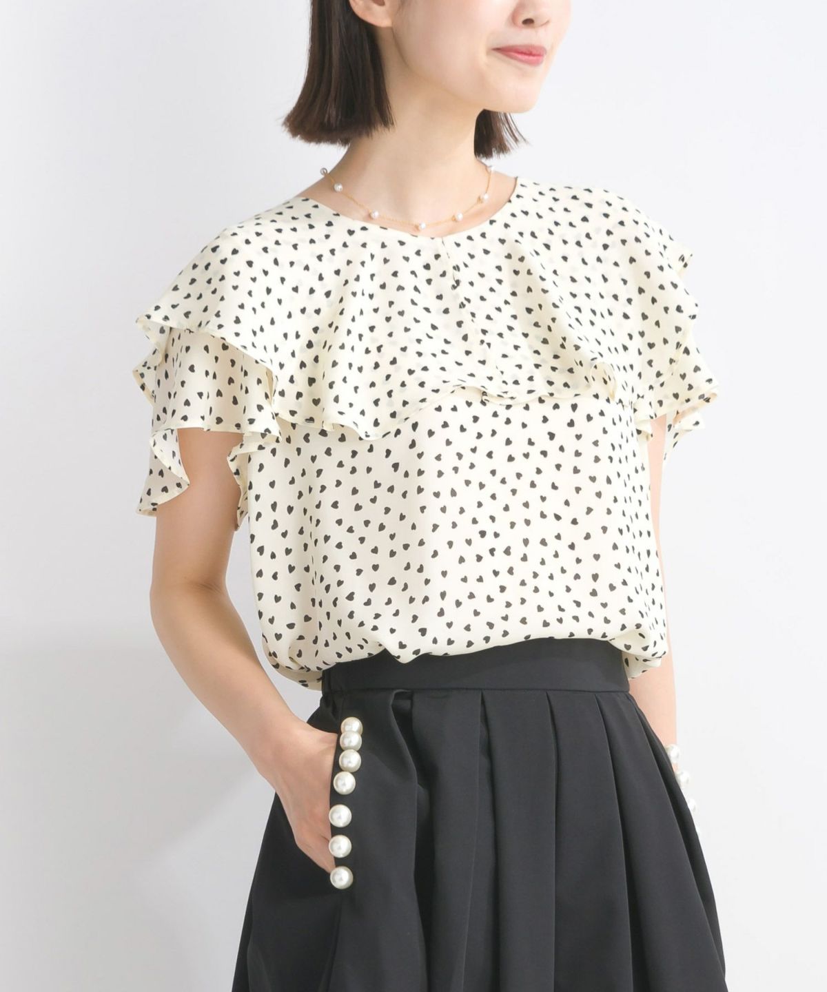 model：H162　着用サイズ：M　オフホワイト