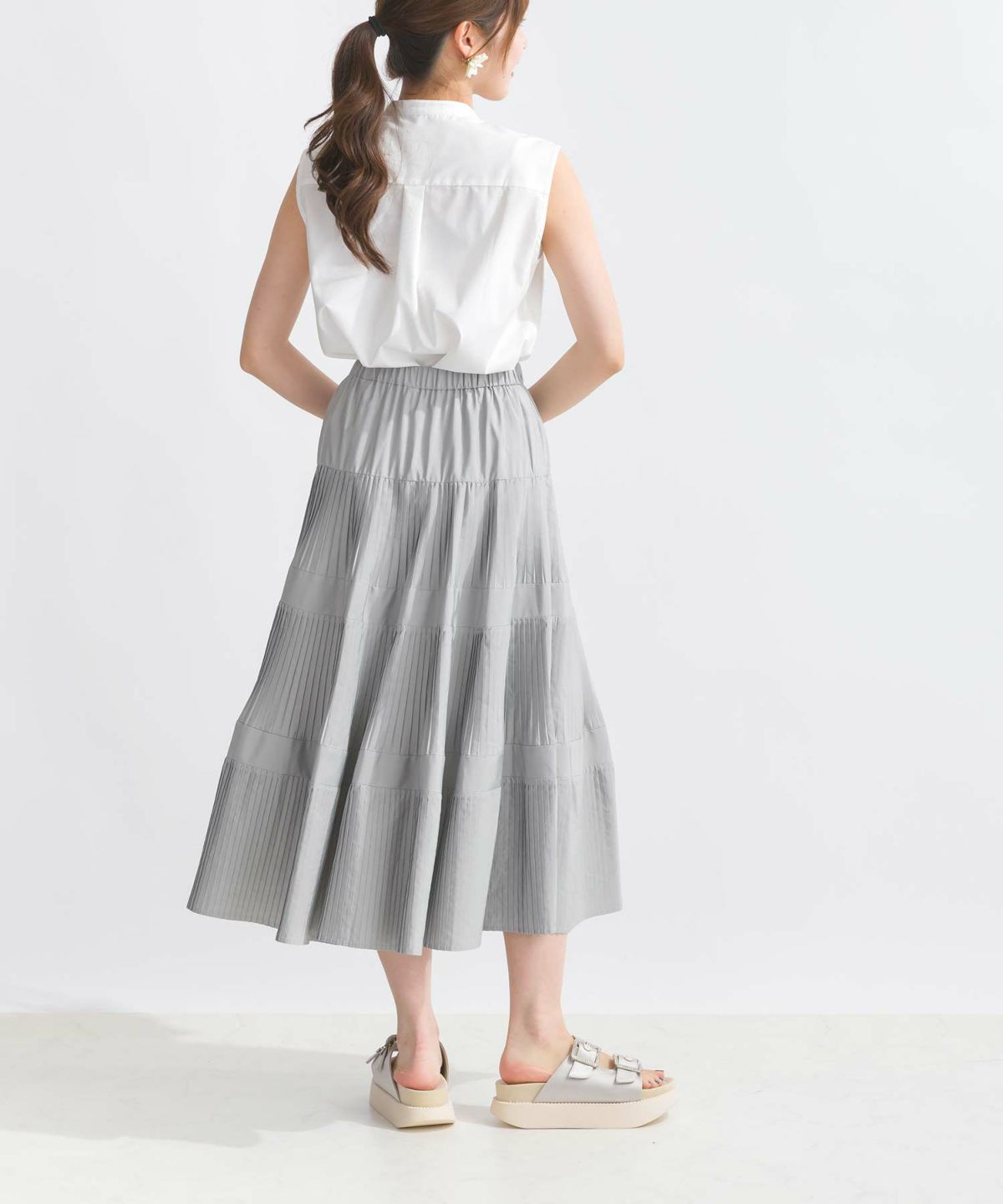 model：H165　着用サイズ：M　オフホワイト