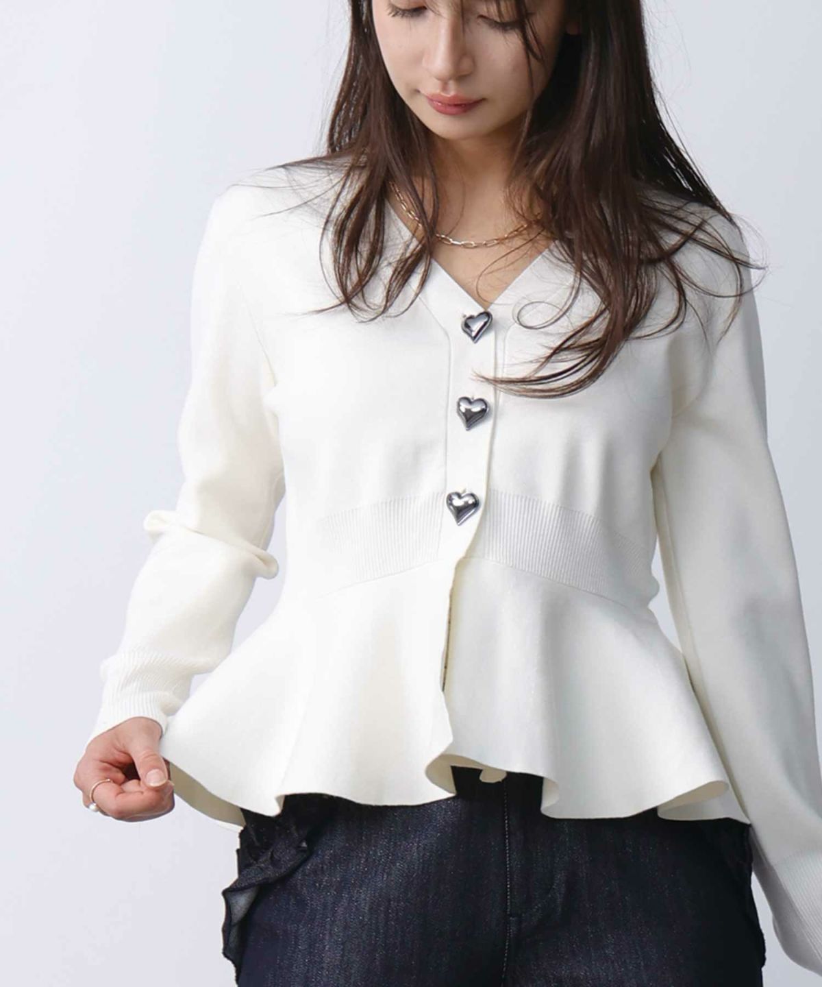 model：H160　着用サイズ：M　オフホワイト