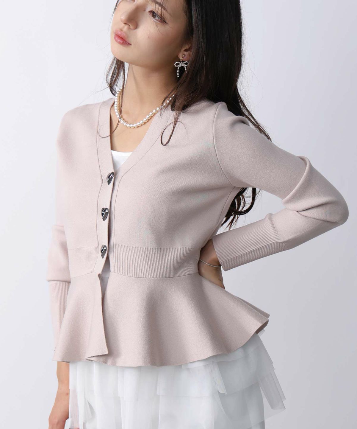 model：H160　着用サイズ：M　ピンクベージュ