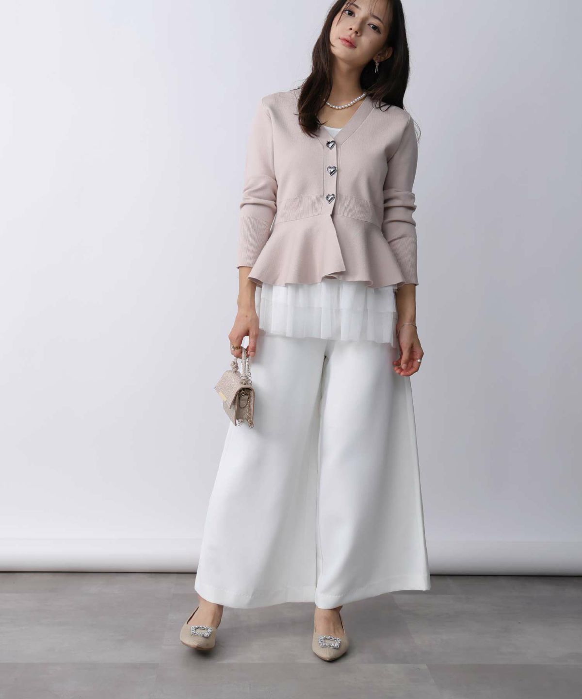 model：H160　着用サイズ：M　ピンクベージュ