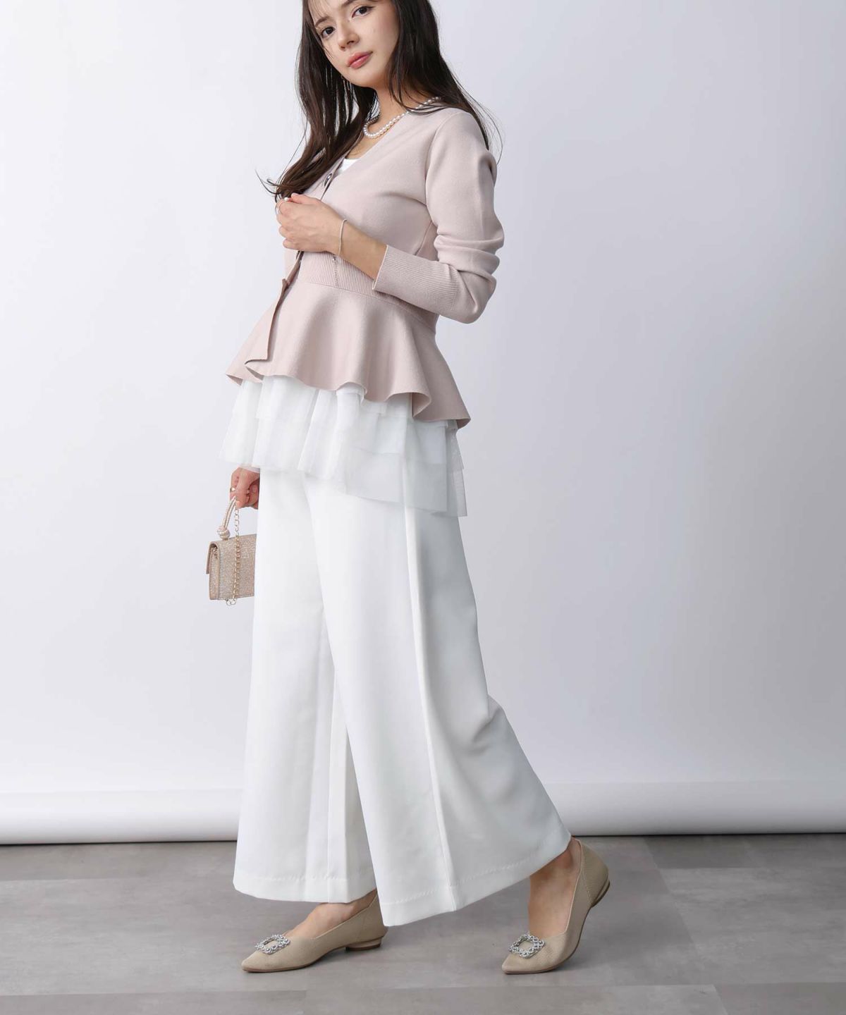 model：H160　着用サイズ：M　ピンクベージュ