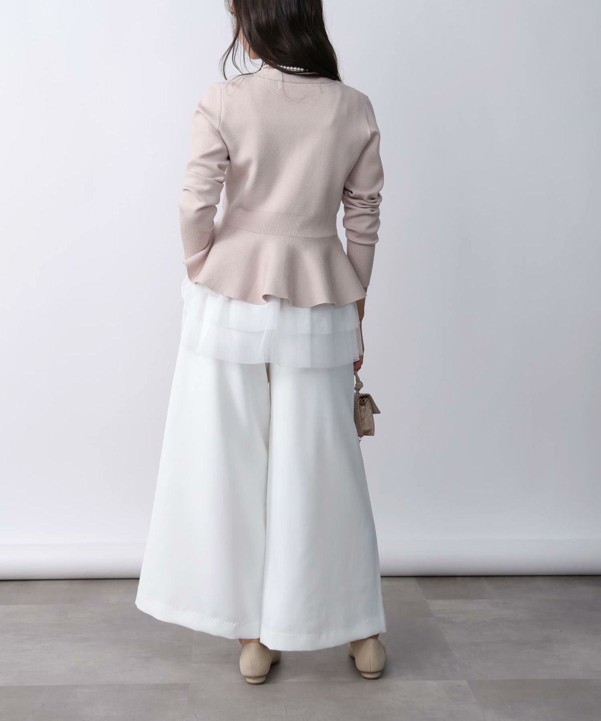 model：H160　着用サイズ：M　ピンクベージュ