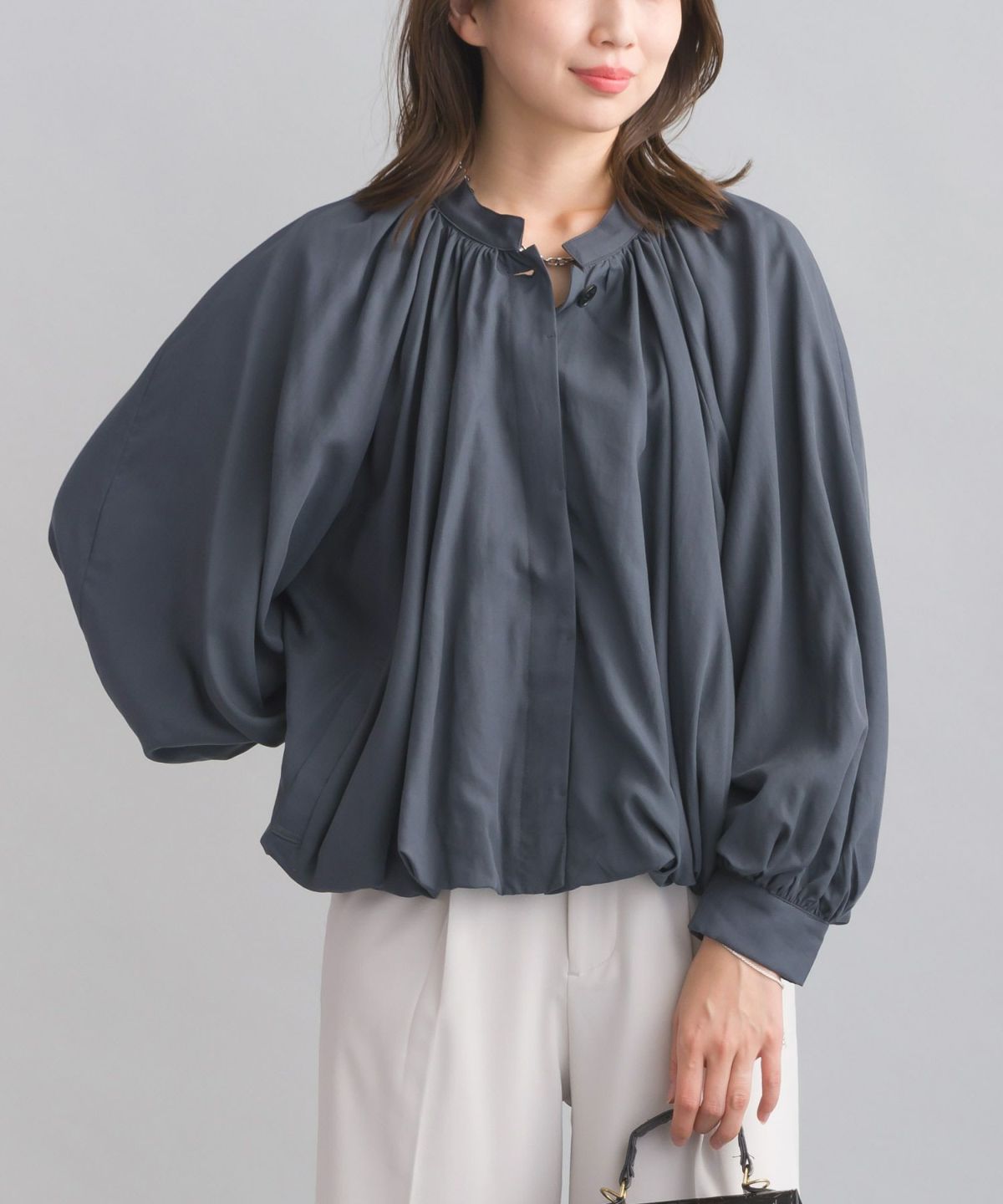 model：H167　着用サイズ：M　チャコールグレー