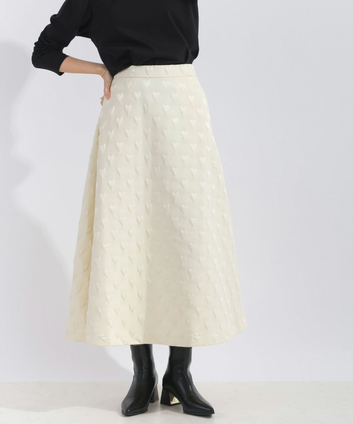 model：H165　着用サイズ：M　オフホワイト