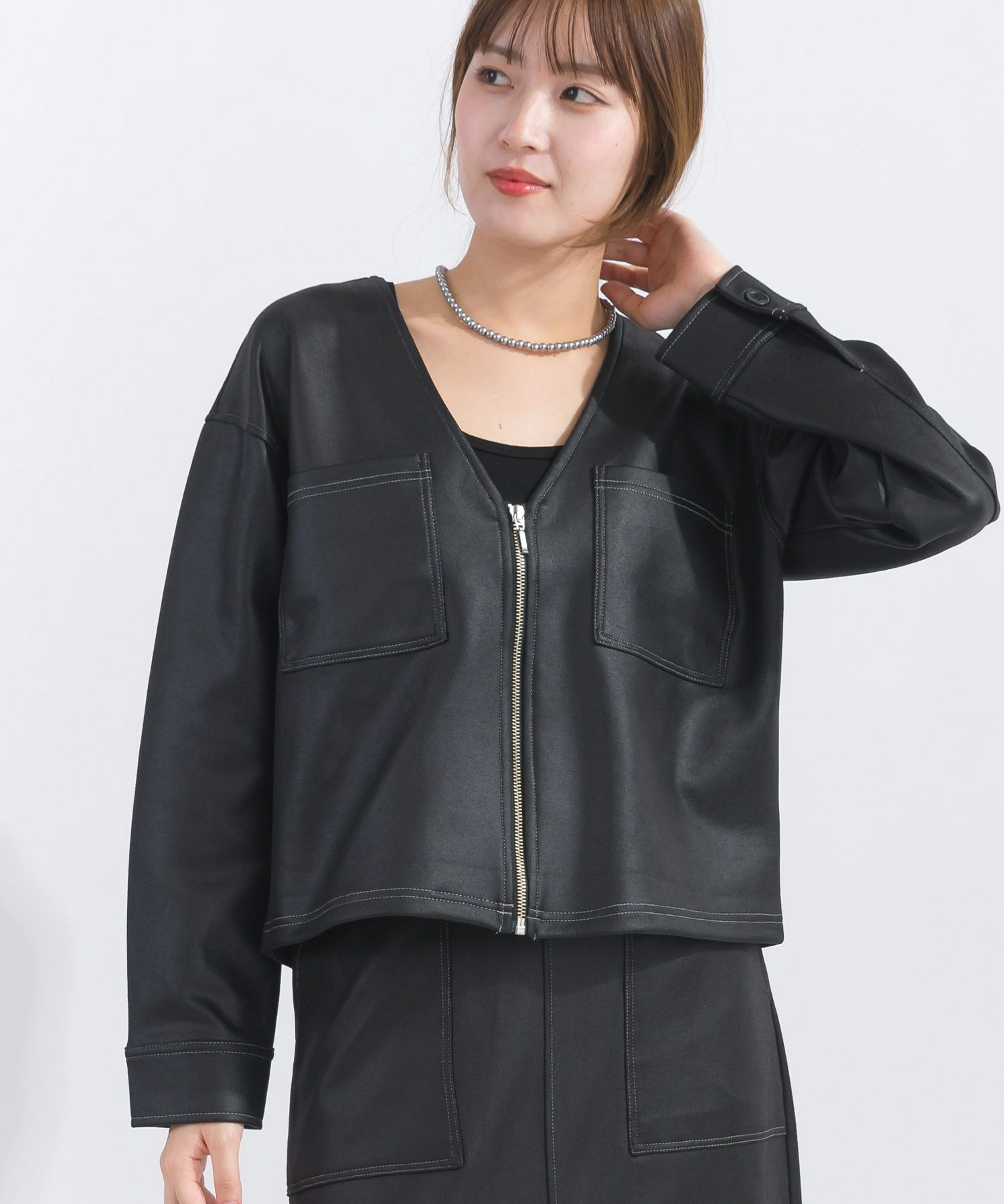 model：H165　着用サイズ：M　ブラック（セットアップで）