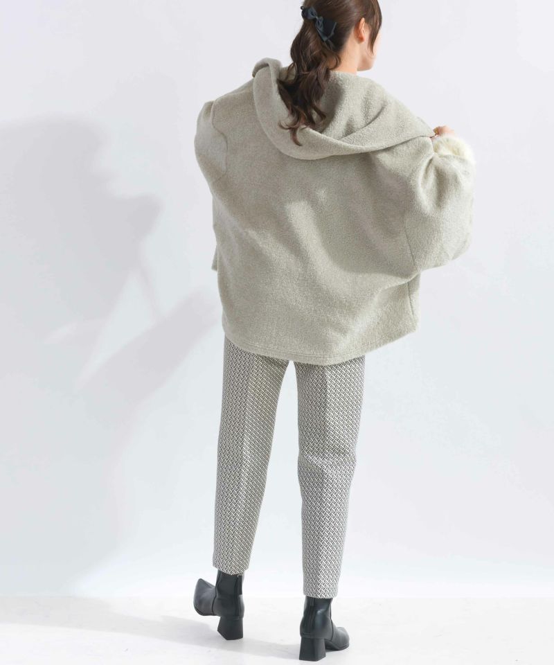 model：H165　着用サイズ：M　グレイッシュベージュ