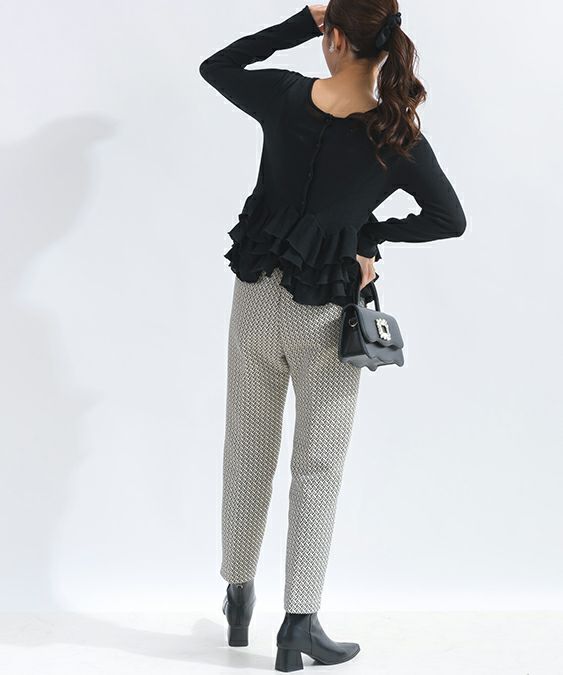 model：H165　着用サイズ：M　ブラック（ボタン後ろ）