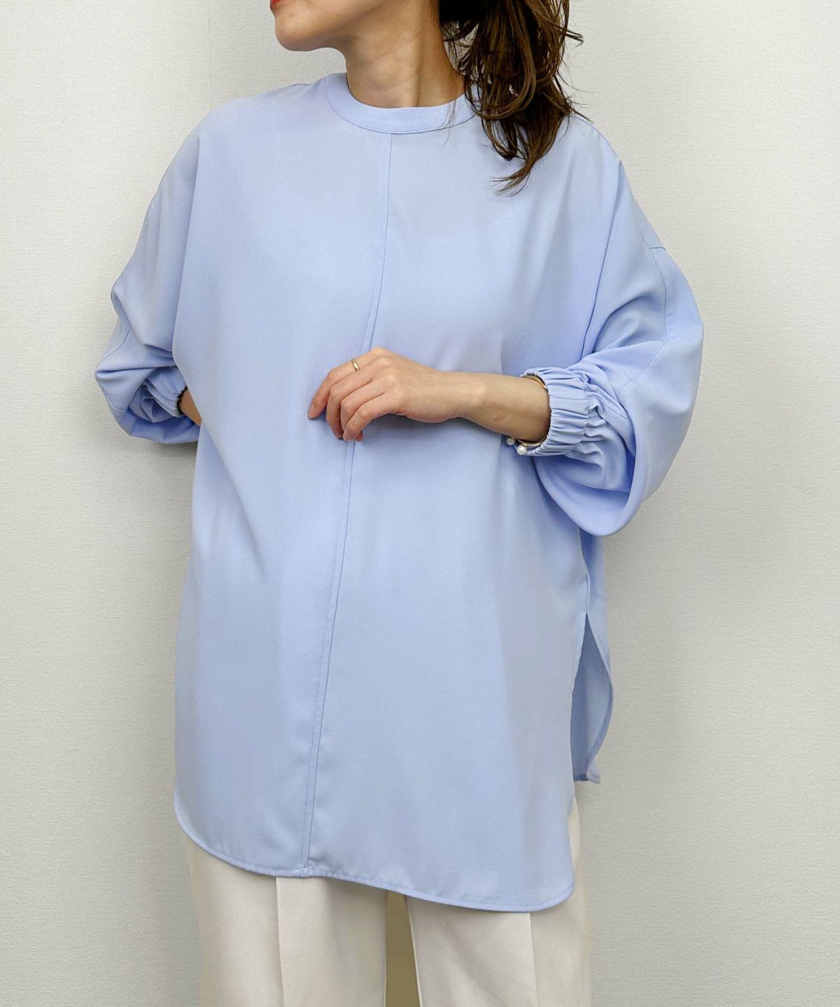 model：H164　着用サイズ：M　サックスブルー