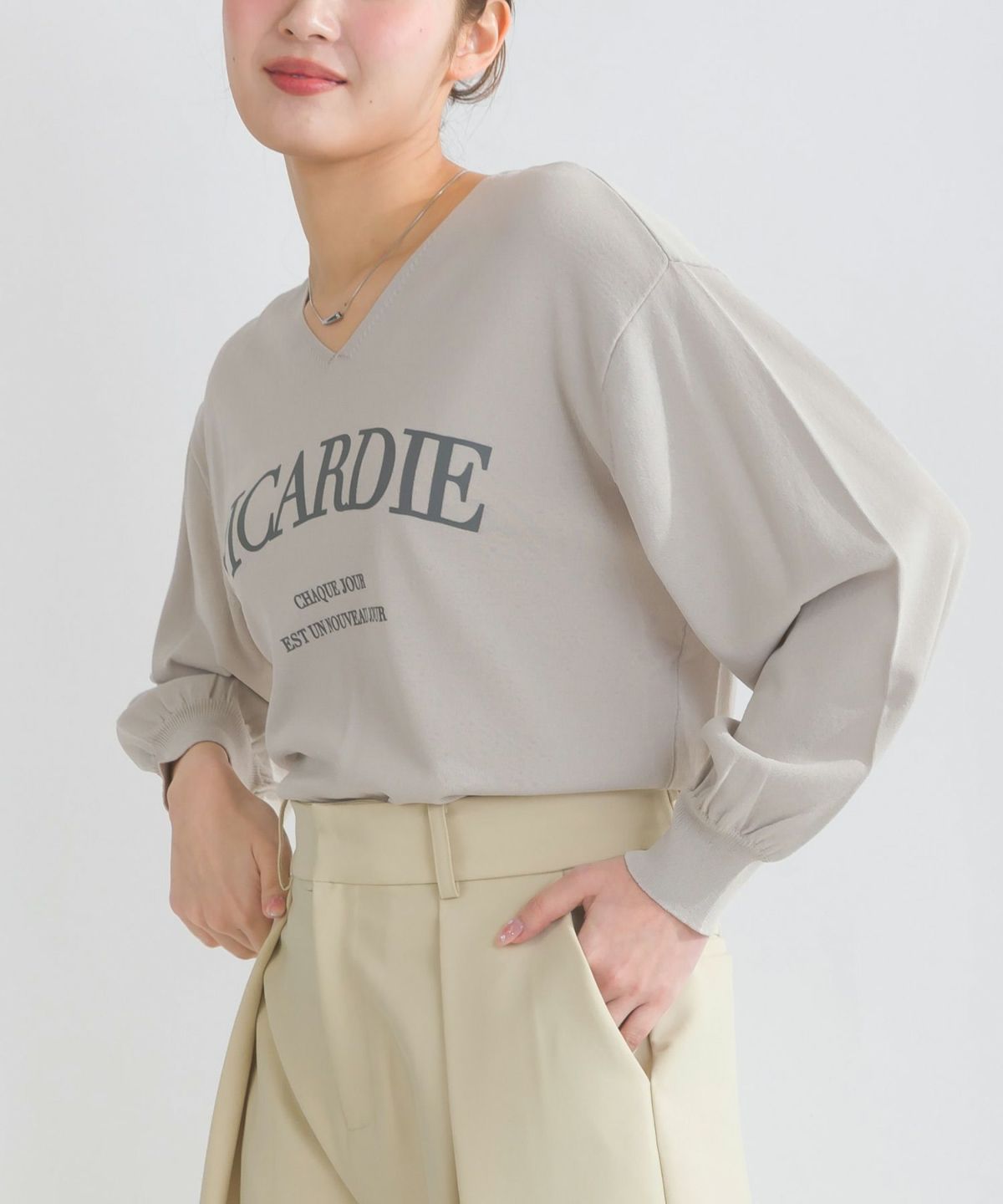 model：H165　着用サイズ：M　ライトグレー