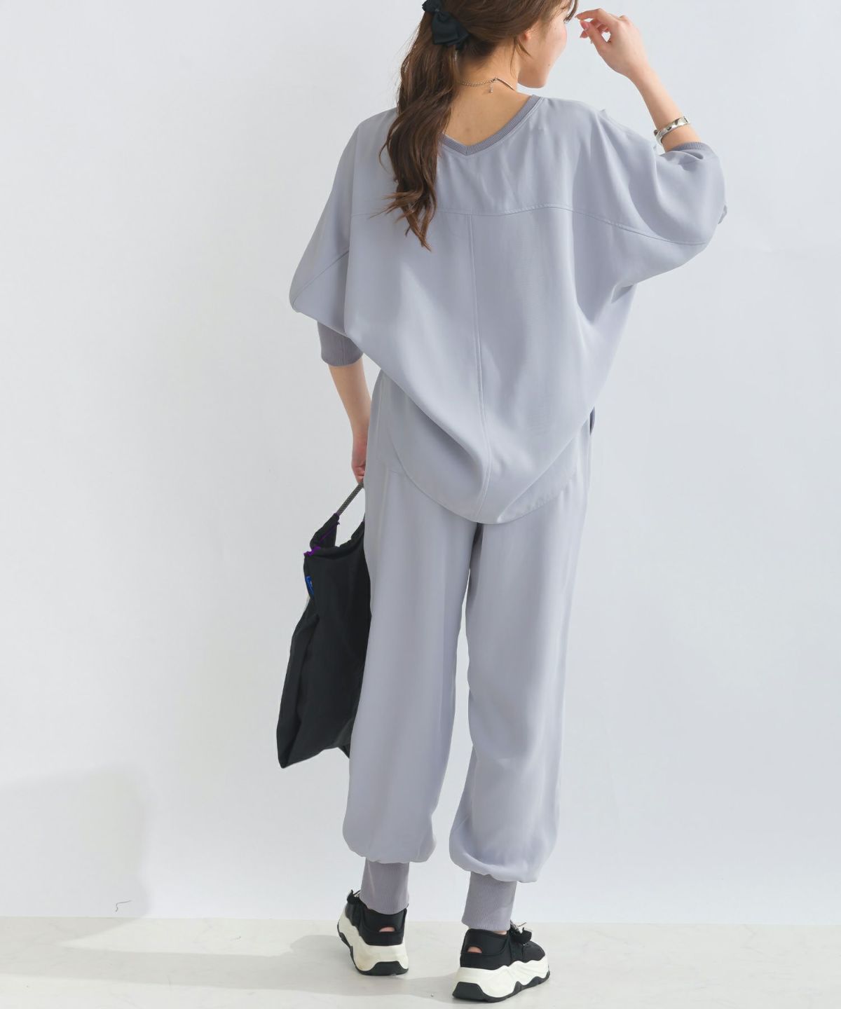 model：H165　着用サイズ：M　ライトグレー　セットアップで