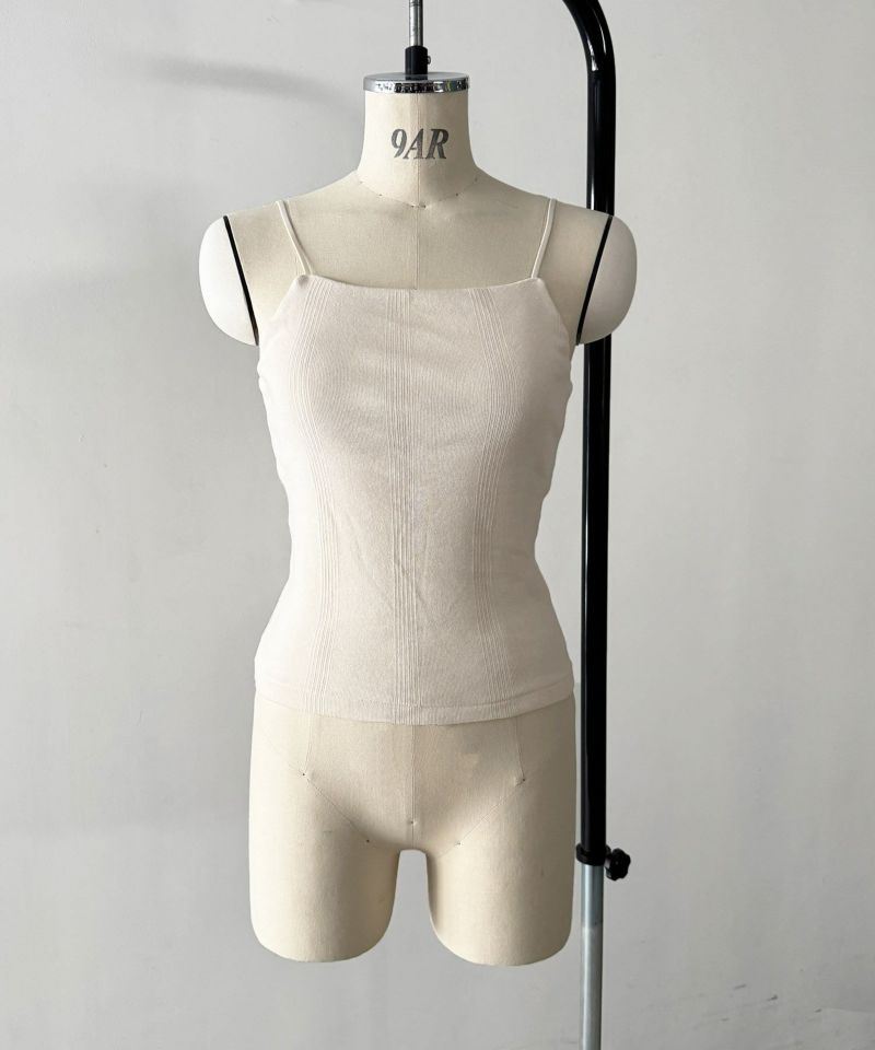 トルソーサイズ：B81 W61 H88　アイボリー