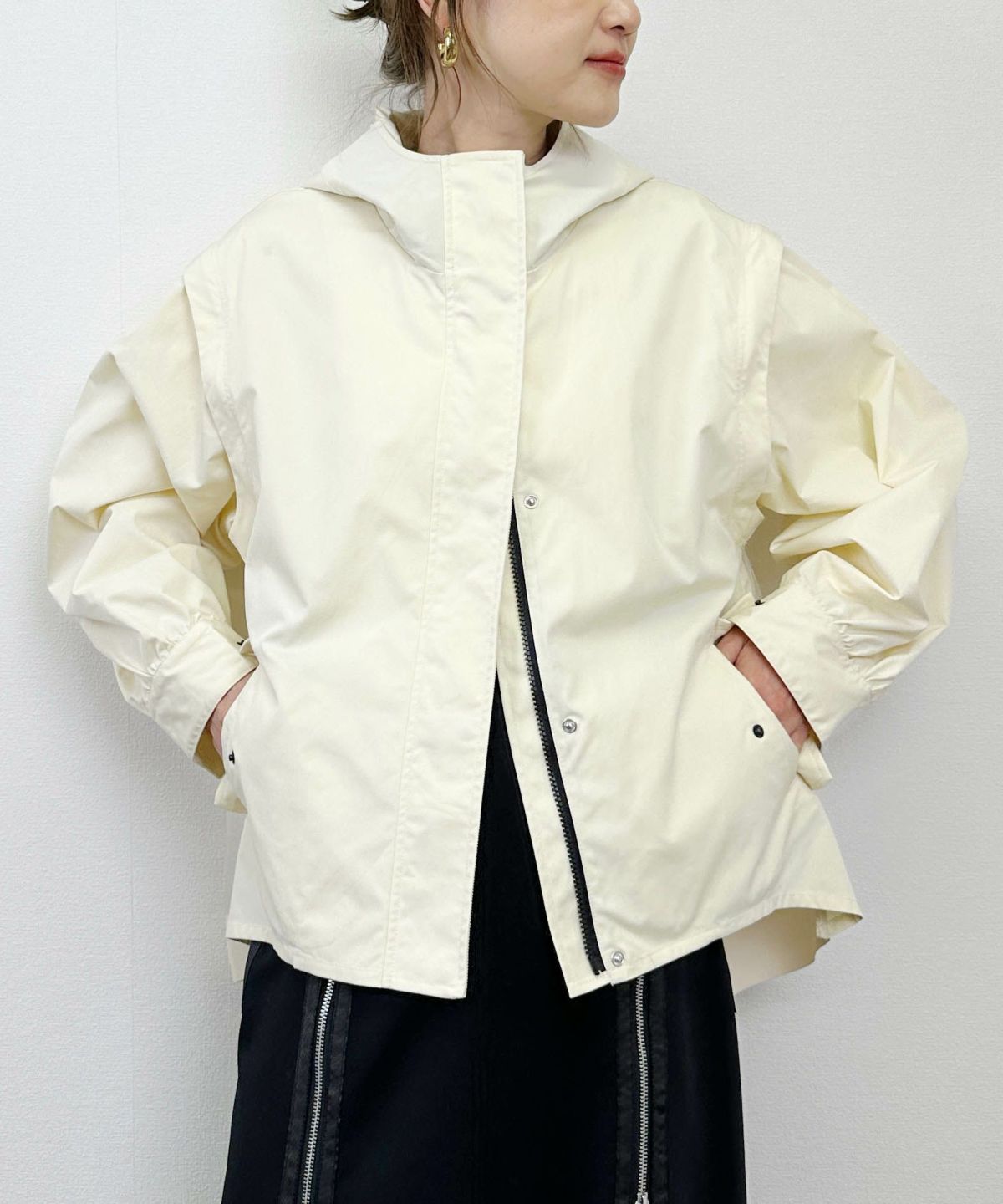 model：H164　着用サイズ：M　オフホワイト