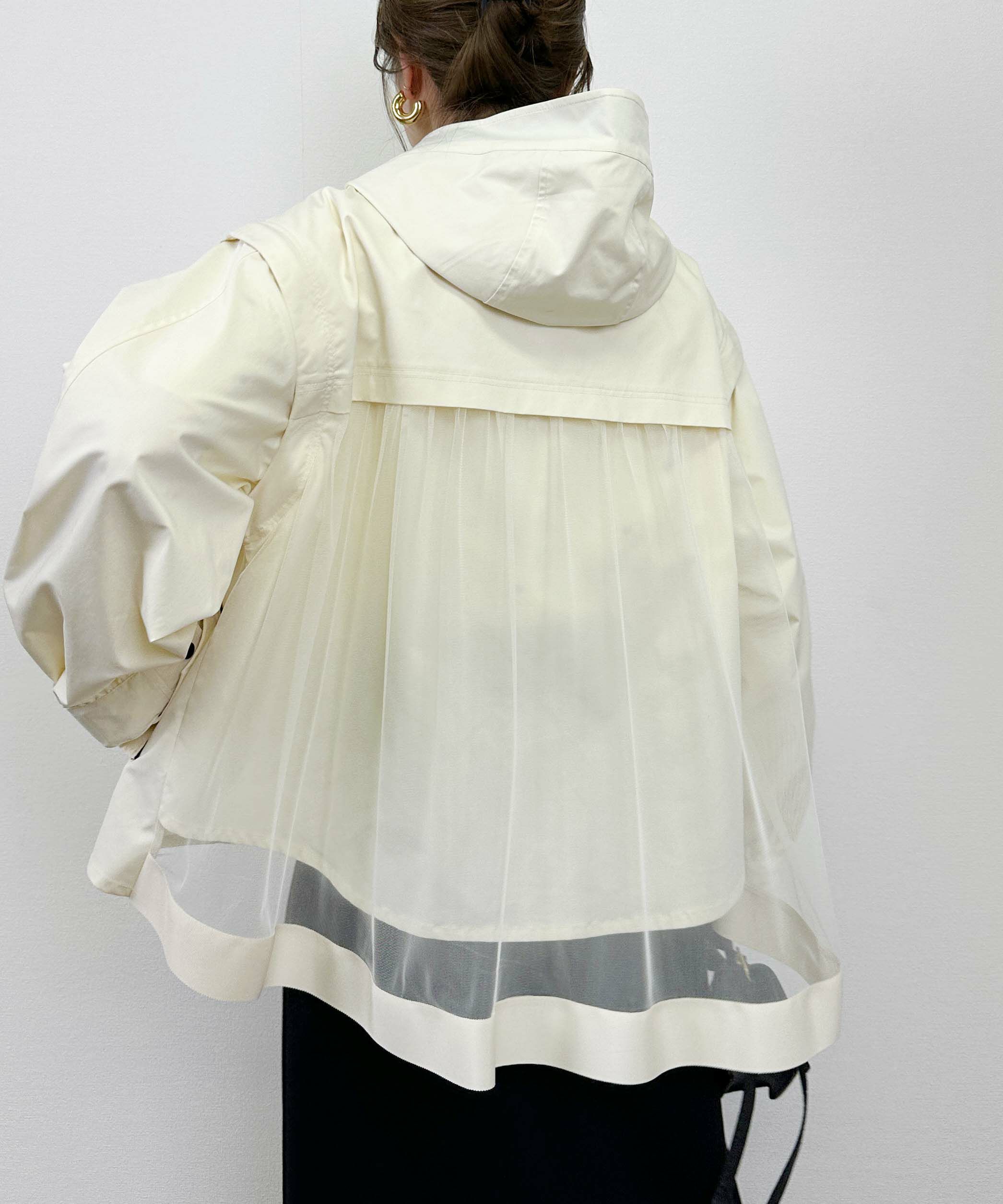 model：H164　着用サイズ：M　オフホワイト