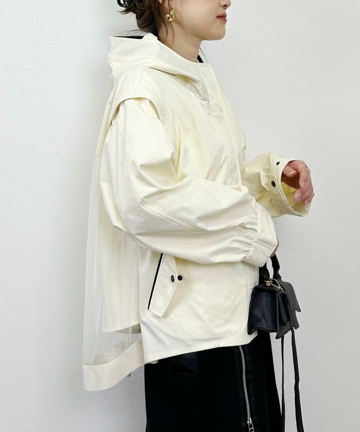 model：H164　着用サイズ：M　オフホワイト