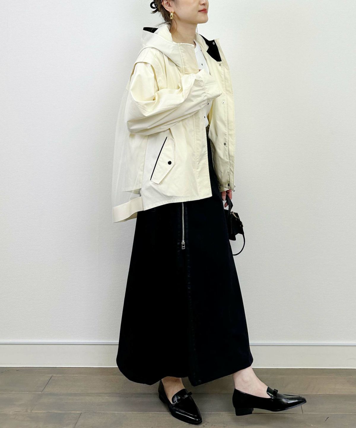 model：H164　着用サイズ：M　オフホワイト