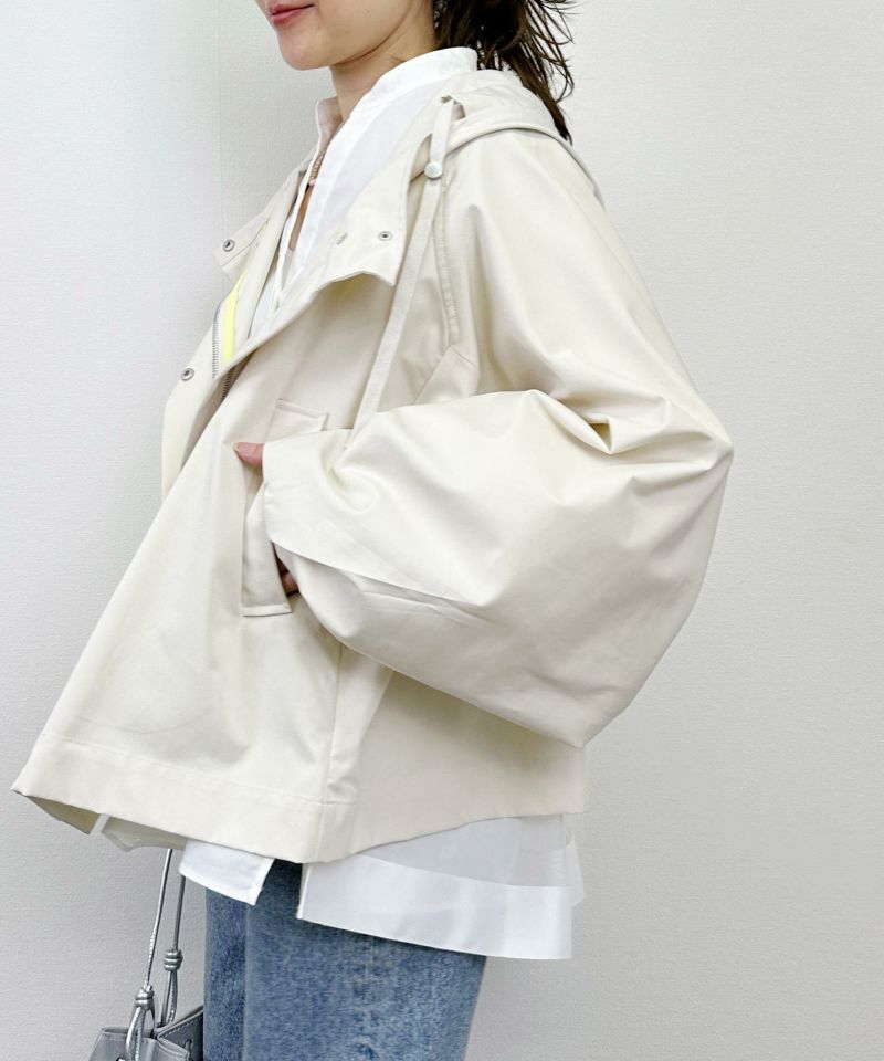 model：H164　着用サイズ：M　オフホワイト