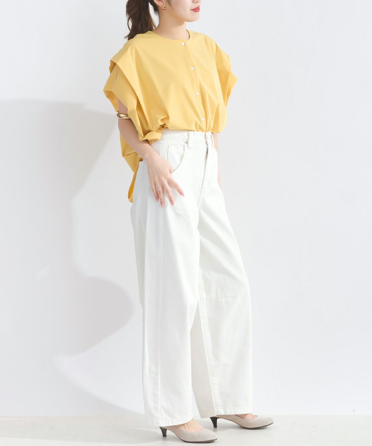 model：H165　着用サイズ：M　オフホワイト