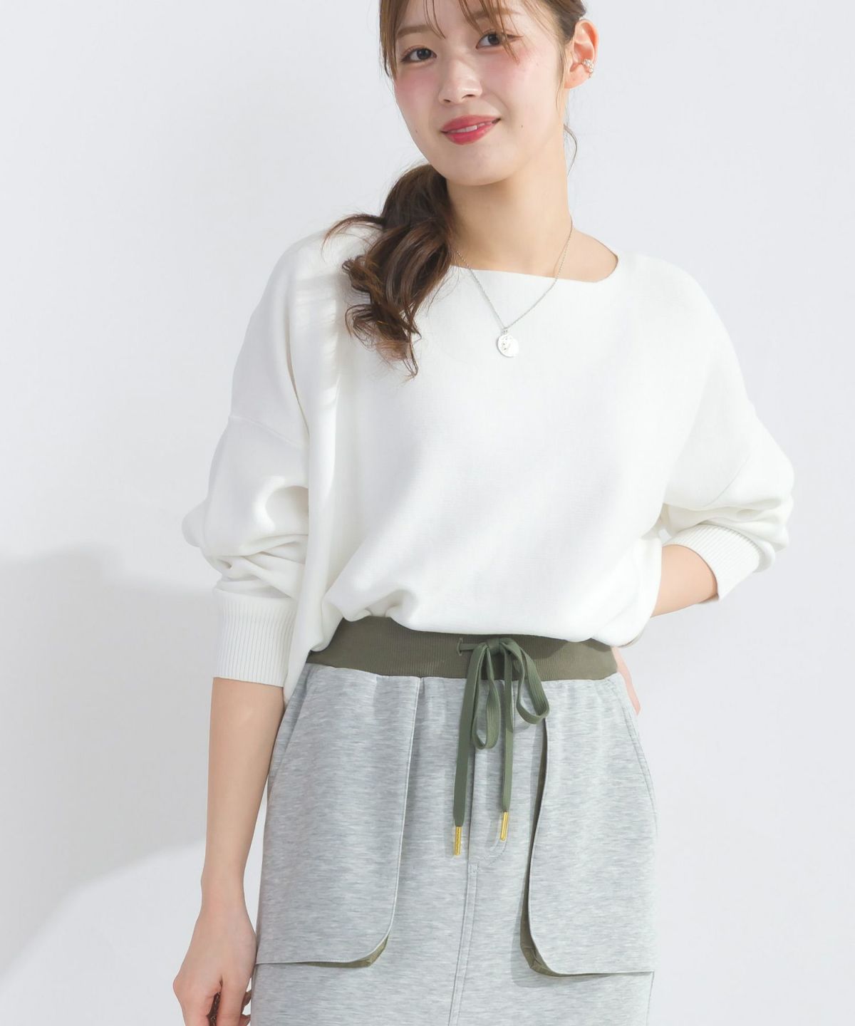 model：H165　着用サイズ：M　オフホワイト