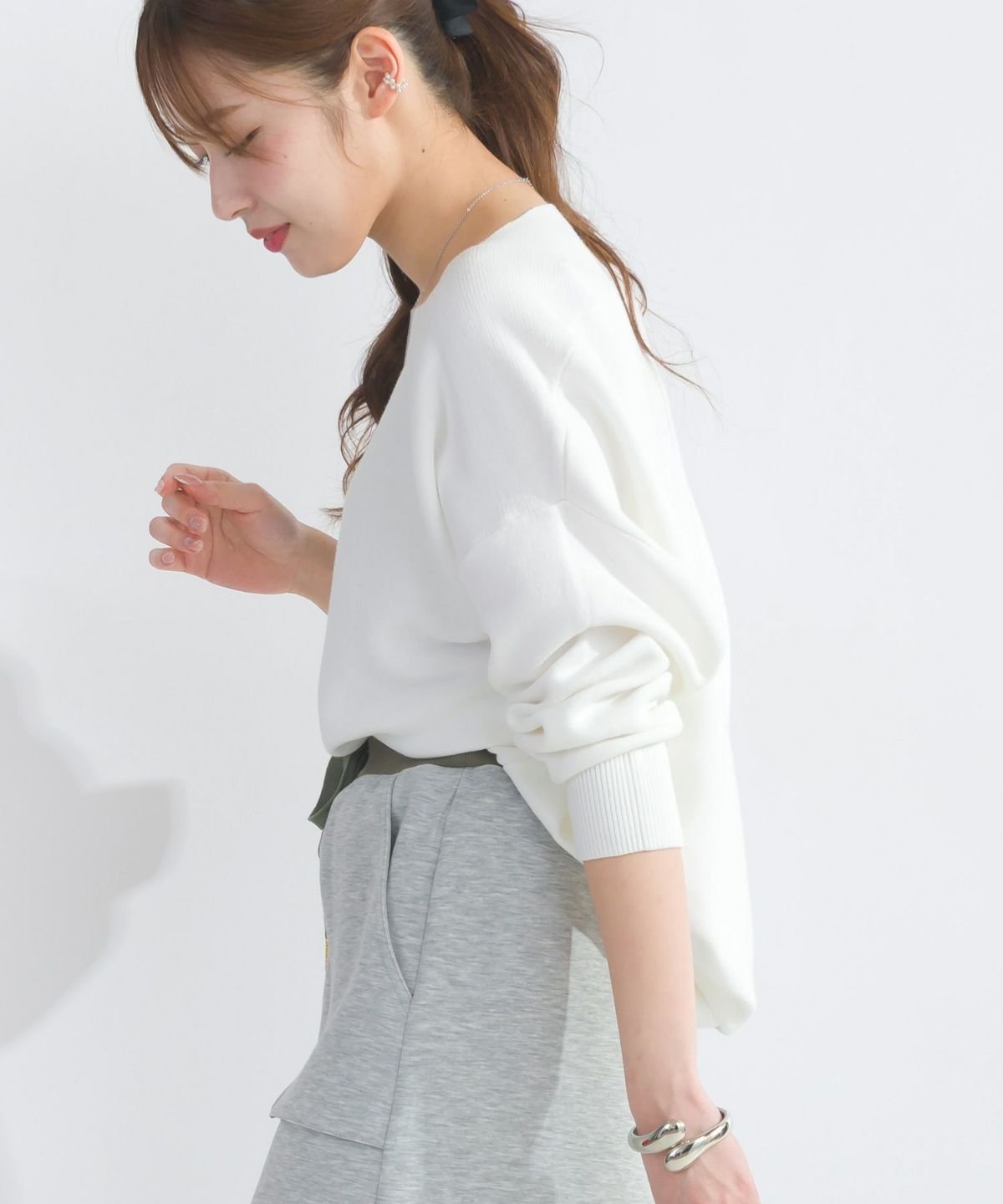 model：H165　着用サイズ：M　オフホワイト